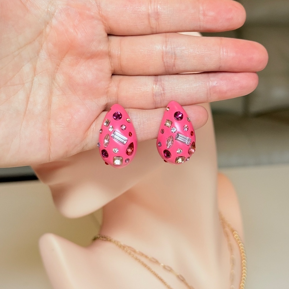 ⚜️ Pink Rhinestone Earrings - Picture 8 of 9
